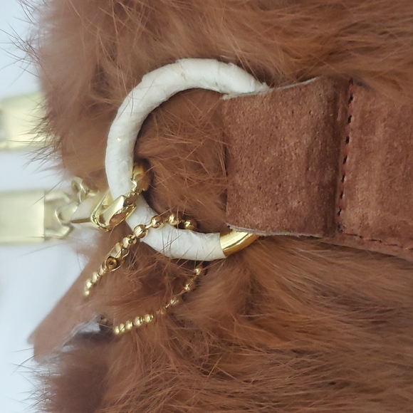 Fall in Love Fox Fur Handbag - Picture 6 of 10